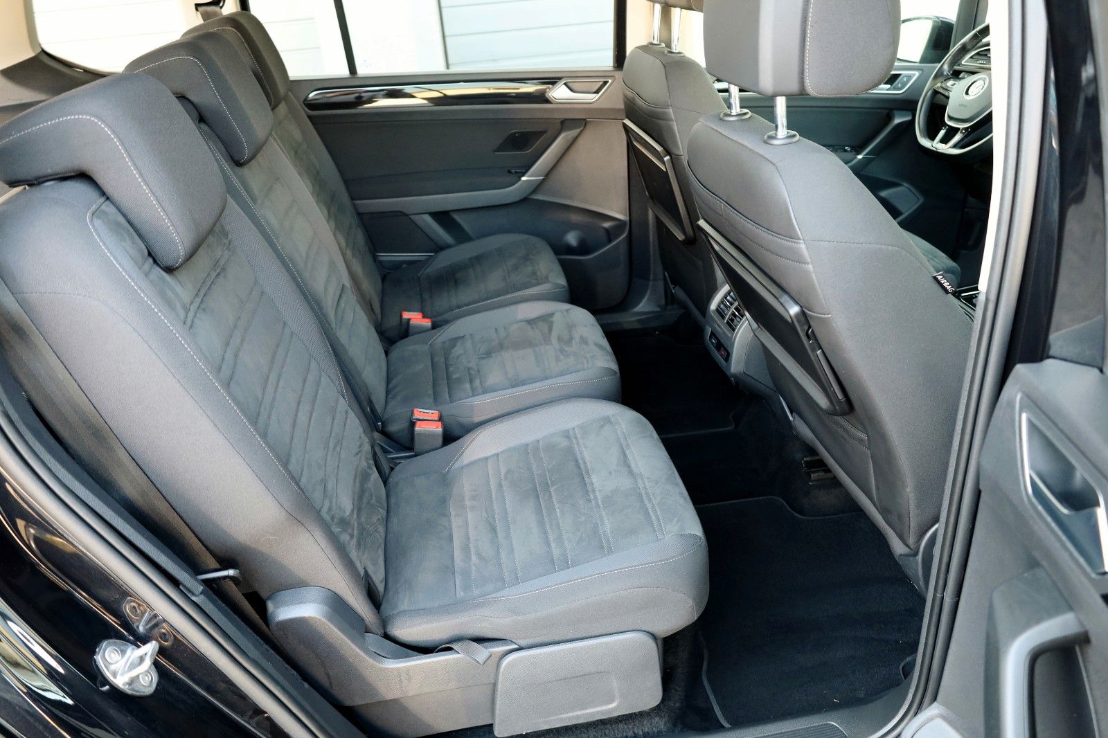 Fahrzeugabbildung Volkswagen Touran R Line Alcantara,Navi,LED,Panorama,Kamera