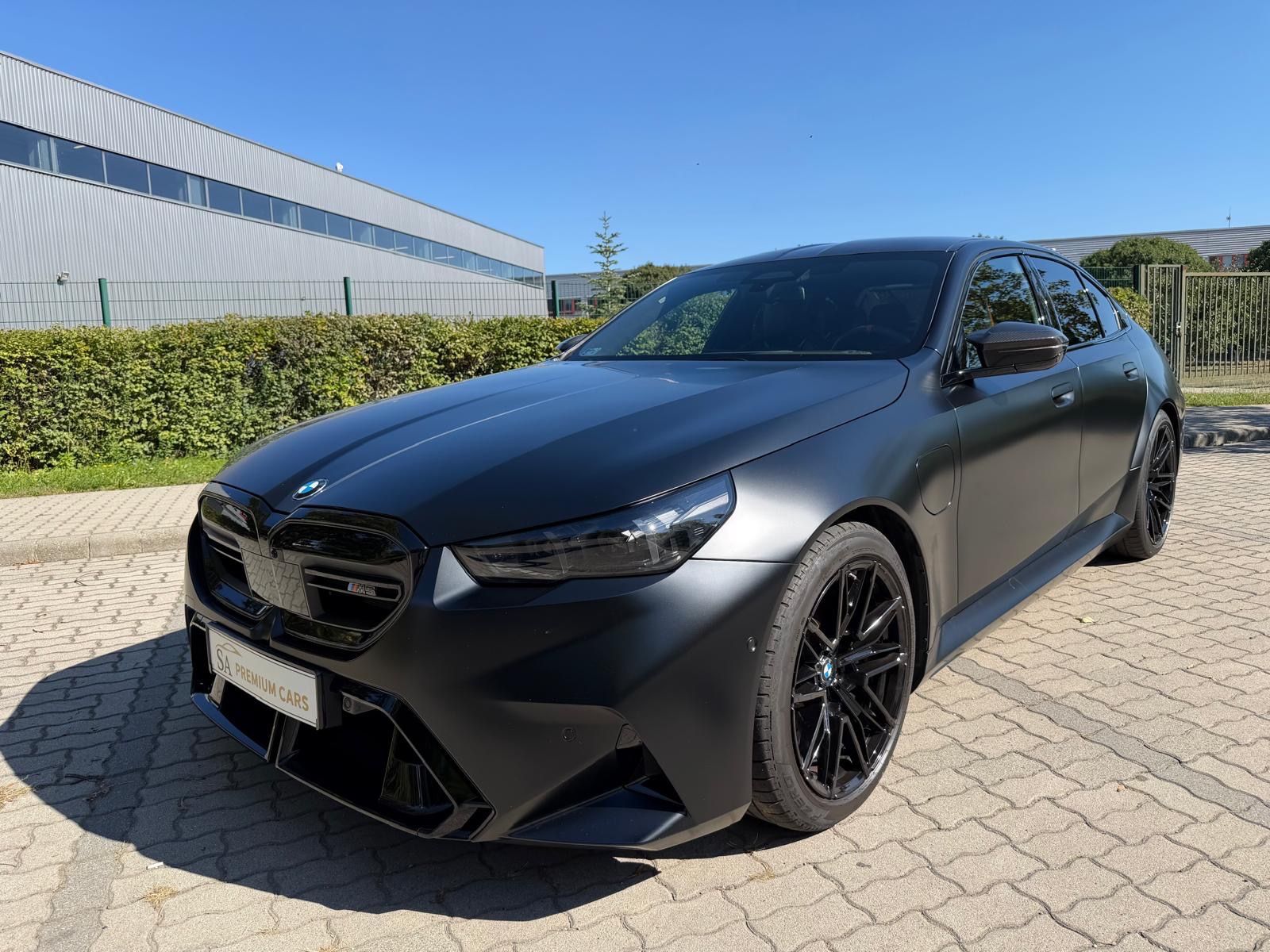BMW M5 Lim CARBON EXT MATTSCHWARZ 360 DR.ASS.PROFF imagem 3