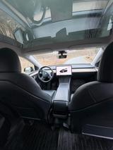 Tesla Model Y RWD  TÜV/REIFEN NEU  - Tesla Model Y in Frankfurt (Main)