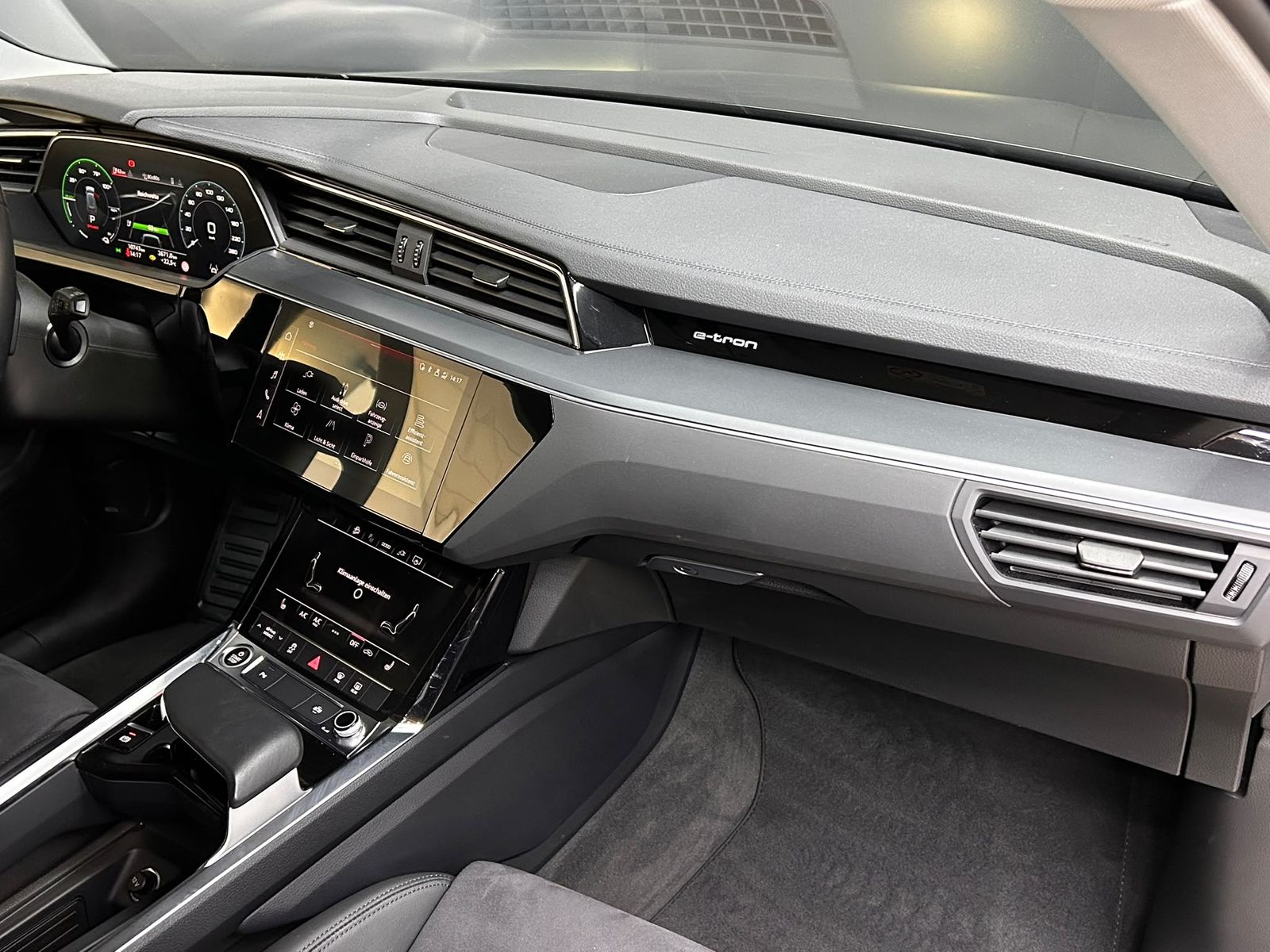 Fahrzeugabbildung Audi e-tron 50 Quatt ALCANTARA+NAVI+LED SHZ+ACC+APS+