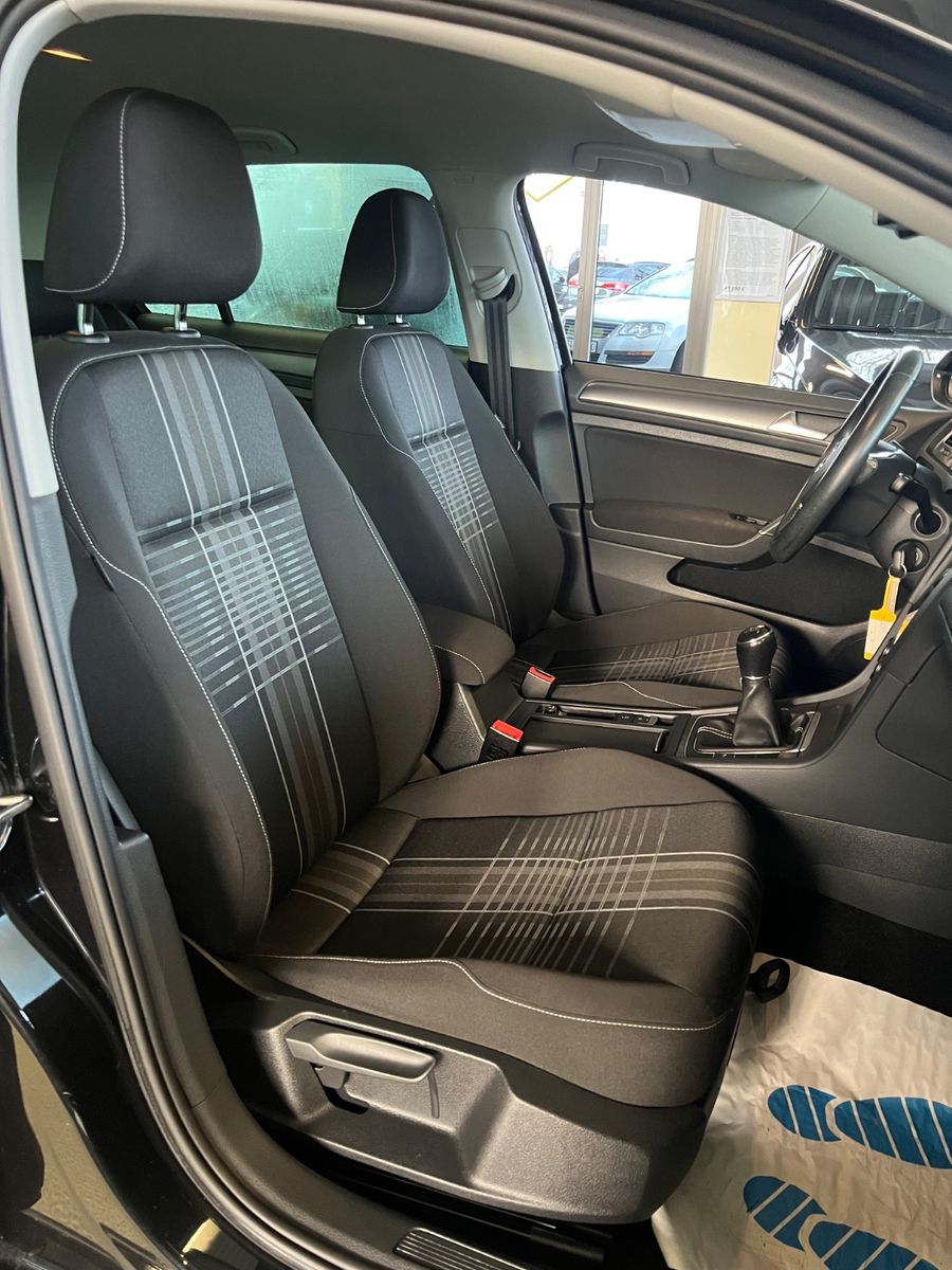 Fahrzeugabbildung Volkswagen Golf VII Lim. 1.6 TDI Comfortline BMT