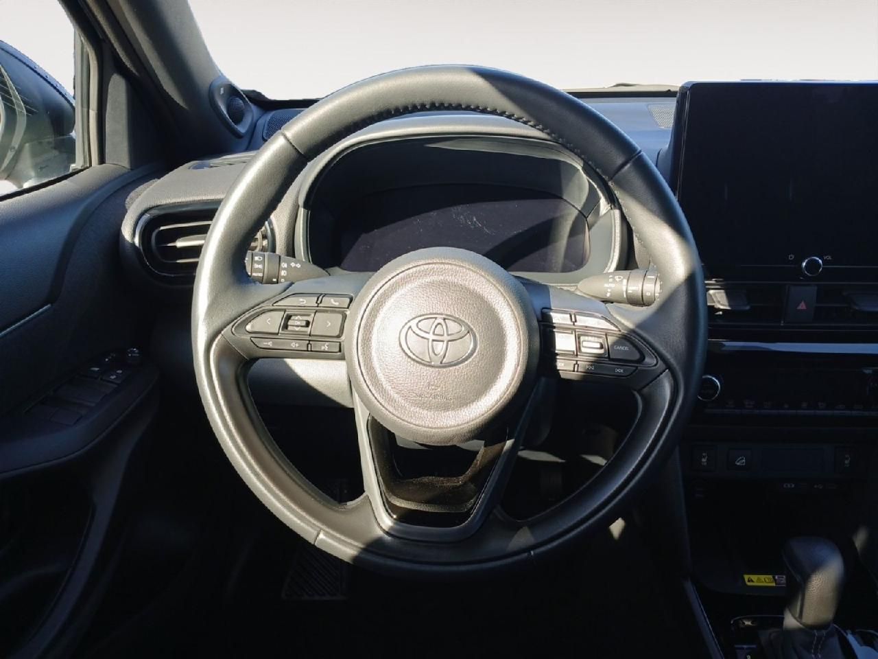Fahrzeugabbildung Toyota Yaris Cross Hybrid AWD-i Premiere Edition