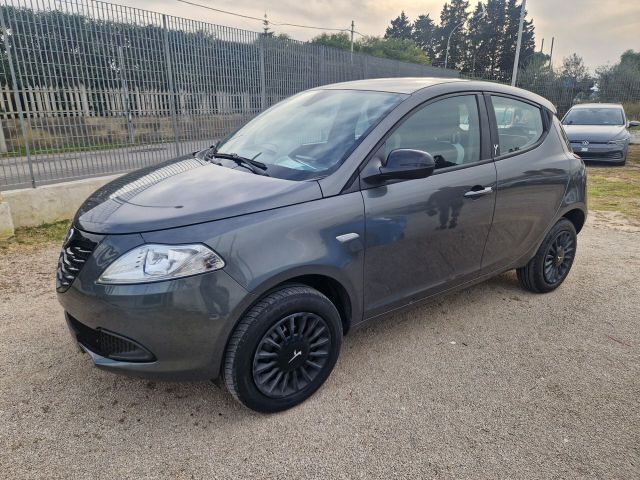 Lancia Ypsilon 0.9 TwinAir 85 CV Metano - 2014