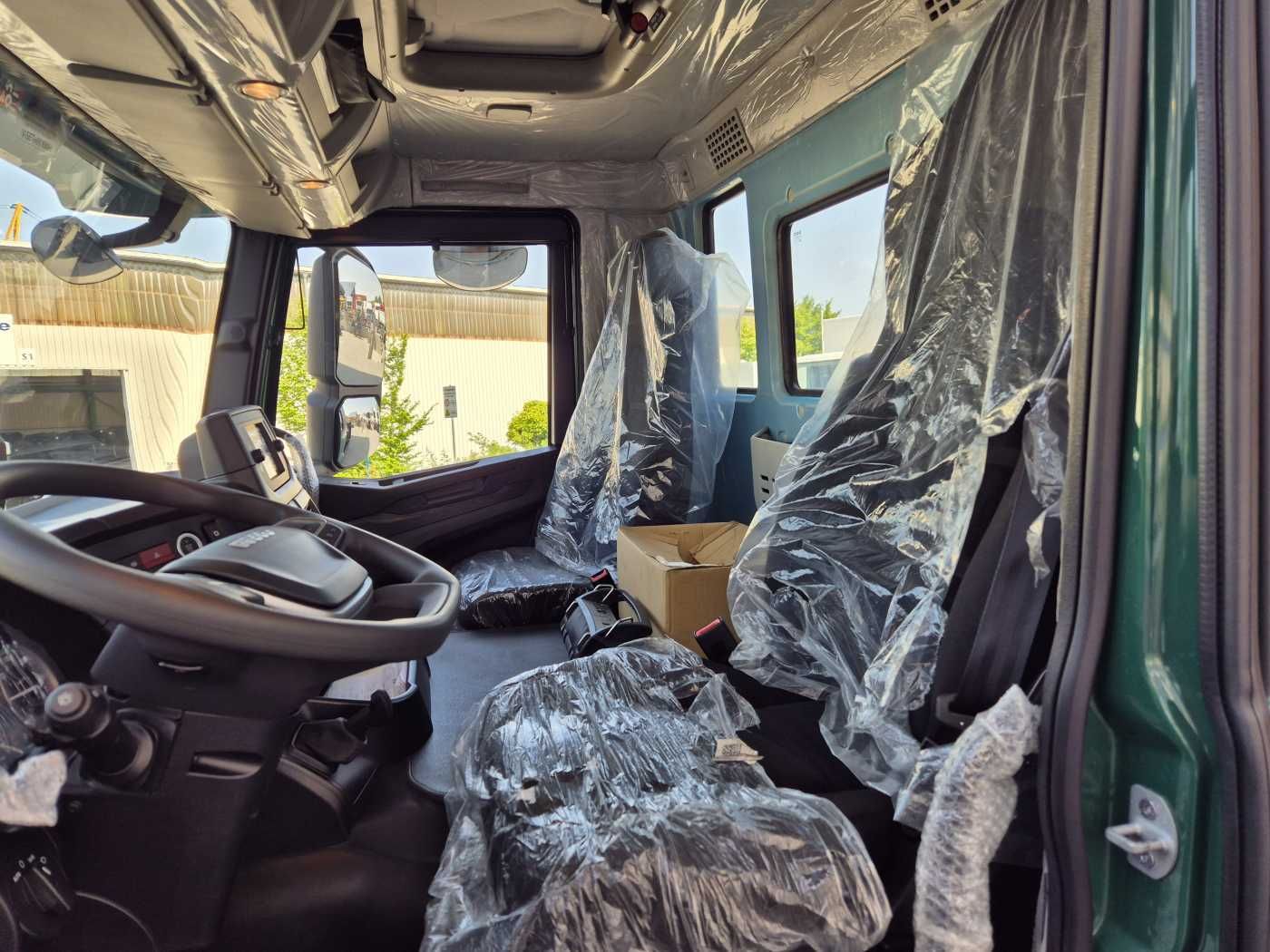 Fahrzeugabbildung Iveco T-Way AD190T36W/P 4x4 HIAB X-HIDUO 118E-3 Funk