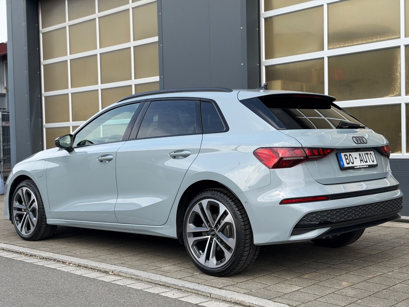 Audi A3 Sportback 40 TFSI e S-LINE Leder SONOS HeadUp imagem 2