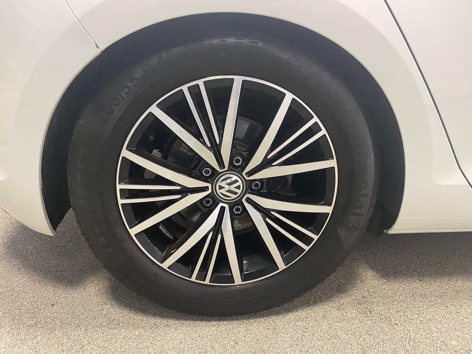 Fahrzeugabbildung Volkswagen Golf 2.0 TDI Allstar BMT KLIMA+NAVI+SITZHEIZ+PDC