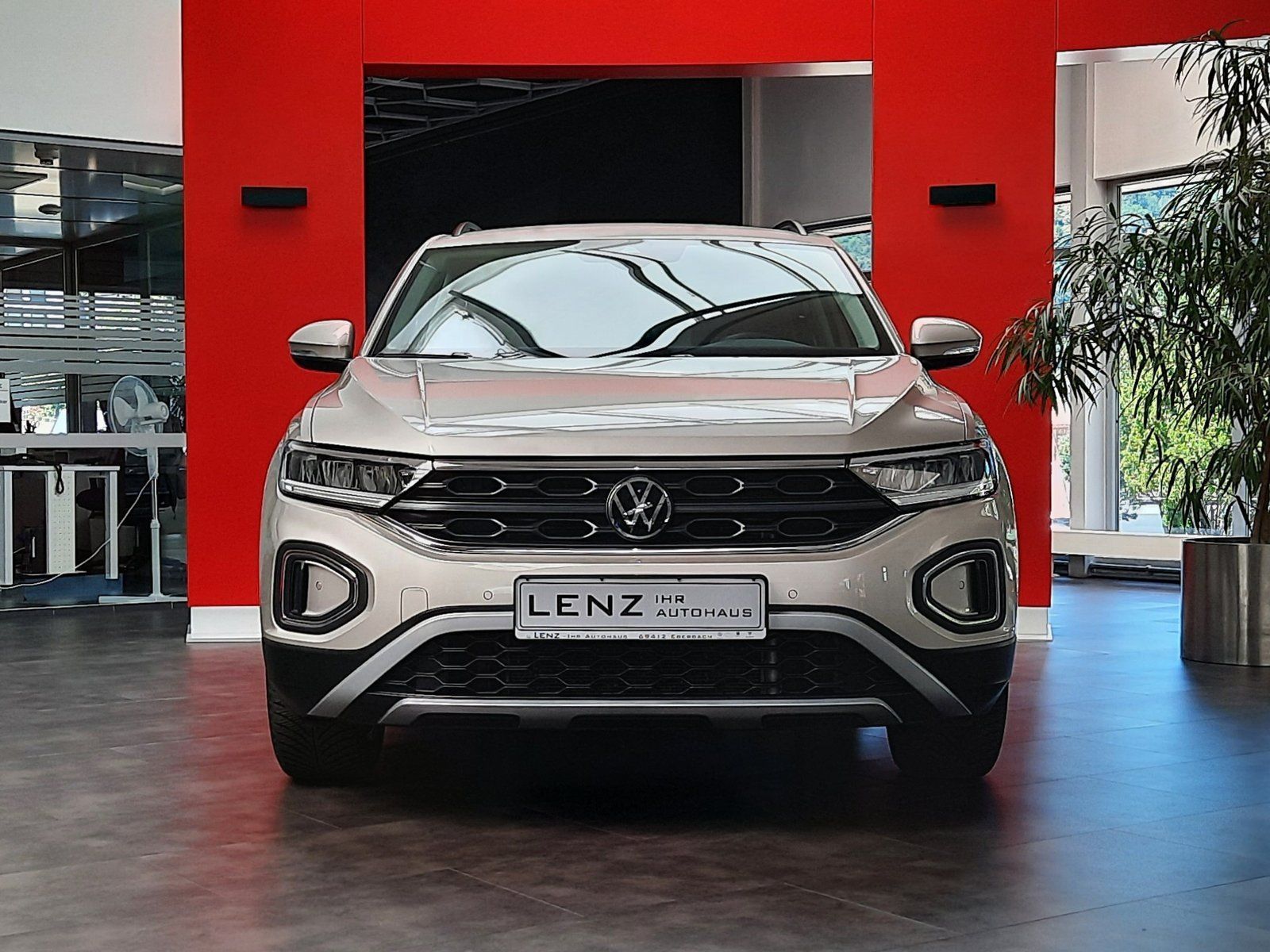 Fahrzeugabbildung Volkswagen T-Roc Move TSI *Standhzg*Cam*Navi*PDC*LED*ACC*