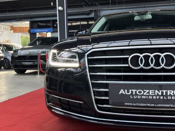 Audi A8 - 8