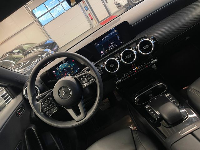 Mercedes-Benz A 180 *19% MwSt*MBUX*NAVI*KAMERA*PDC*SHZ*MBUX*