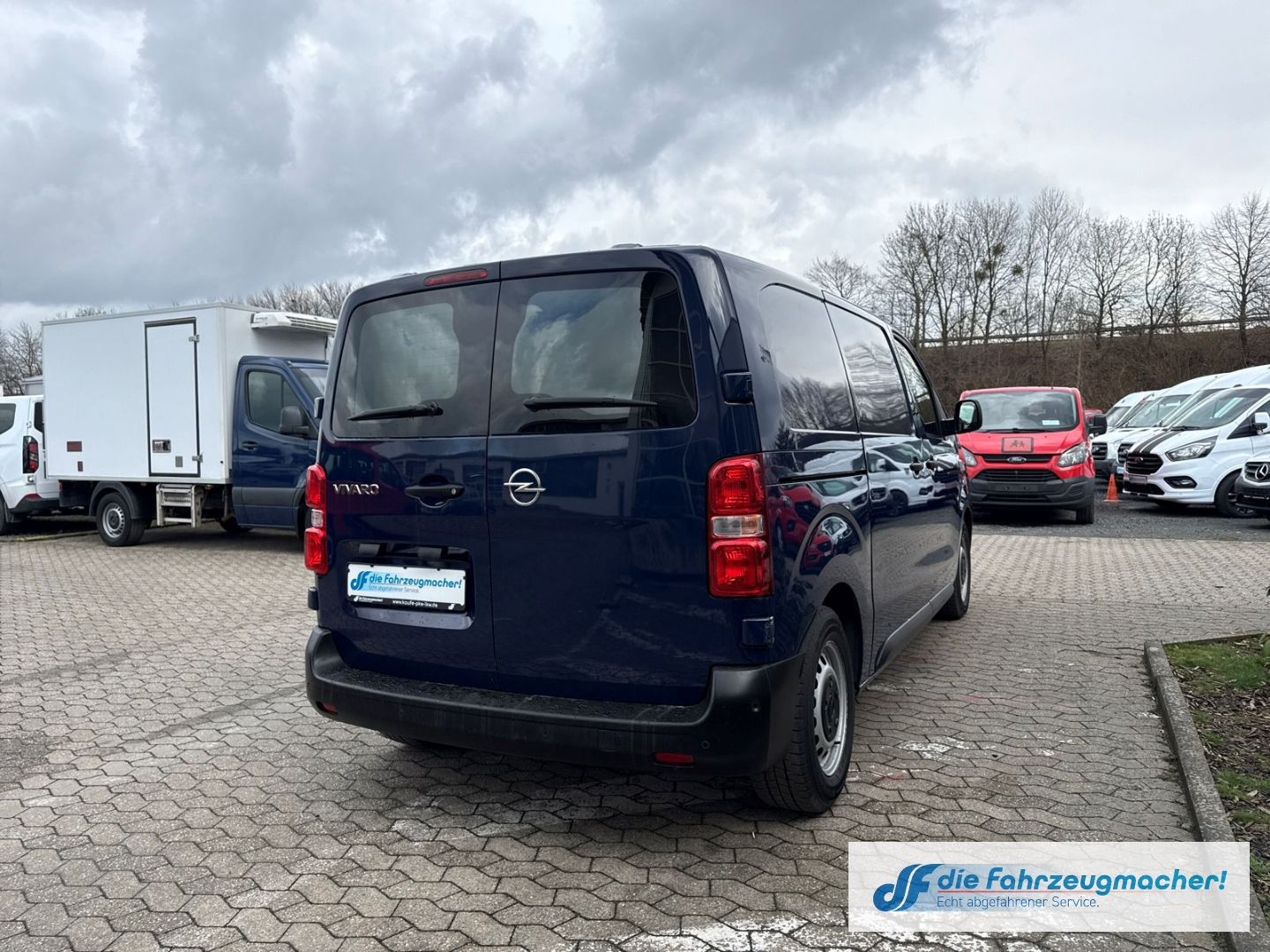 Fahrzeugabbildung Opel Vivaro Kasten Edition M 1.5 D  Musikstreaming To