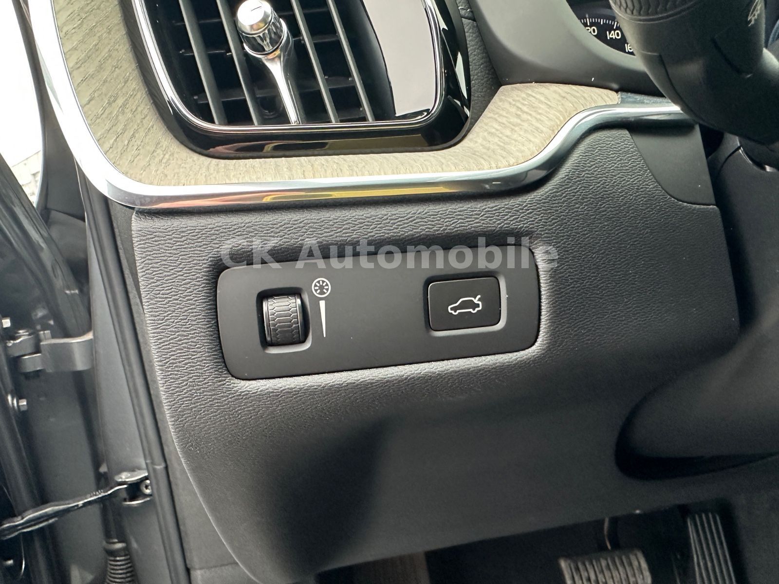 Fahrzeugabbildung Volvo XC60 D4 Inscription 2WD/BLIS/Head-Up/Pano/360°