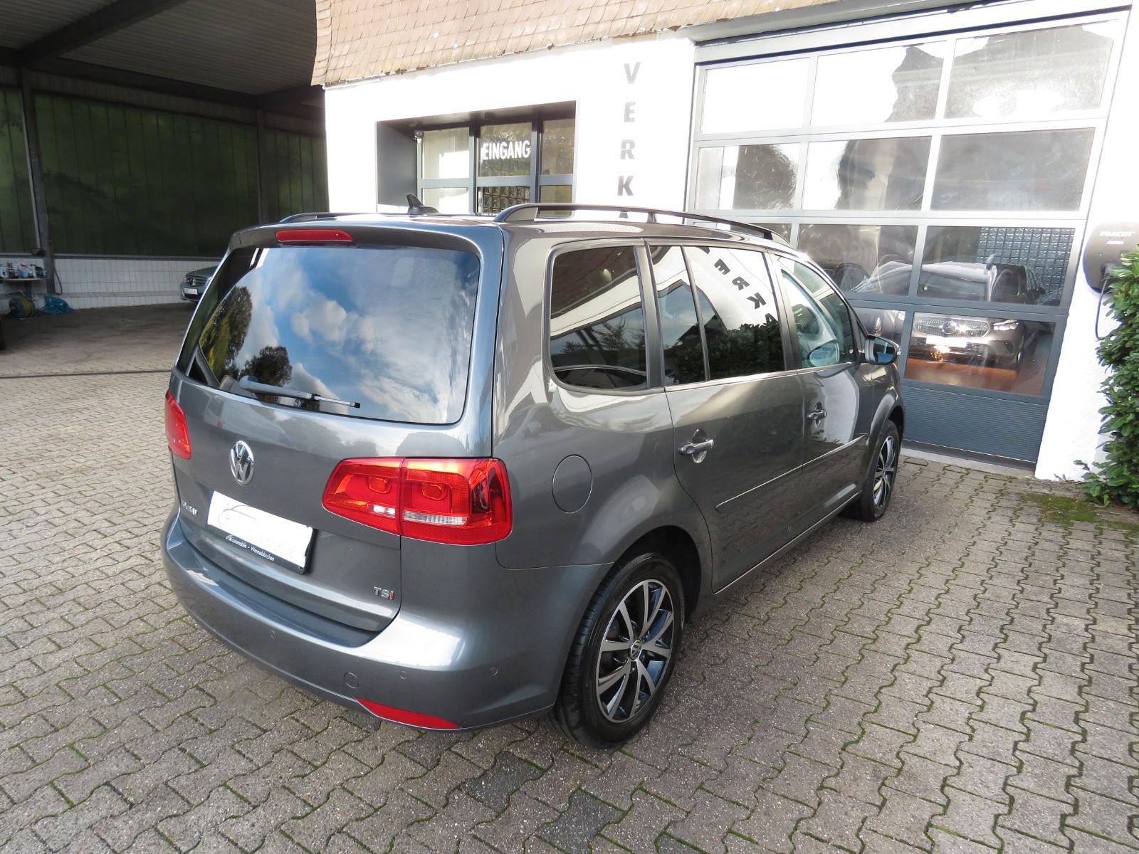 Volkswagen Touran Comfortline / AUTOMATIK / 7 SITZER