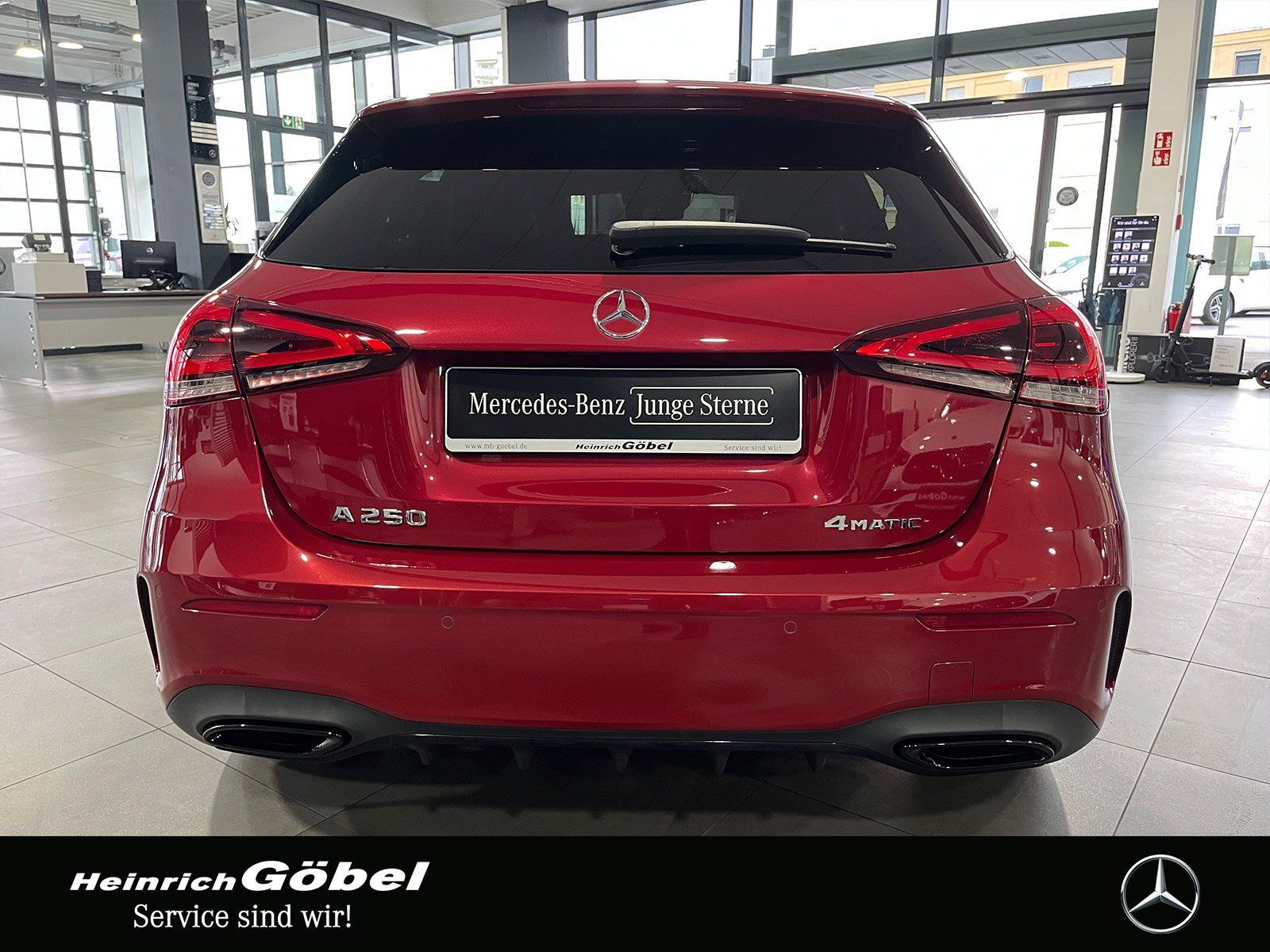 Fahrzeugabbildung Mercedes-Benz A 250 4M AMG+KAMERA+FAHRASSIST-P.+NIGHT+CARPLAY