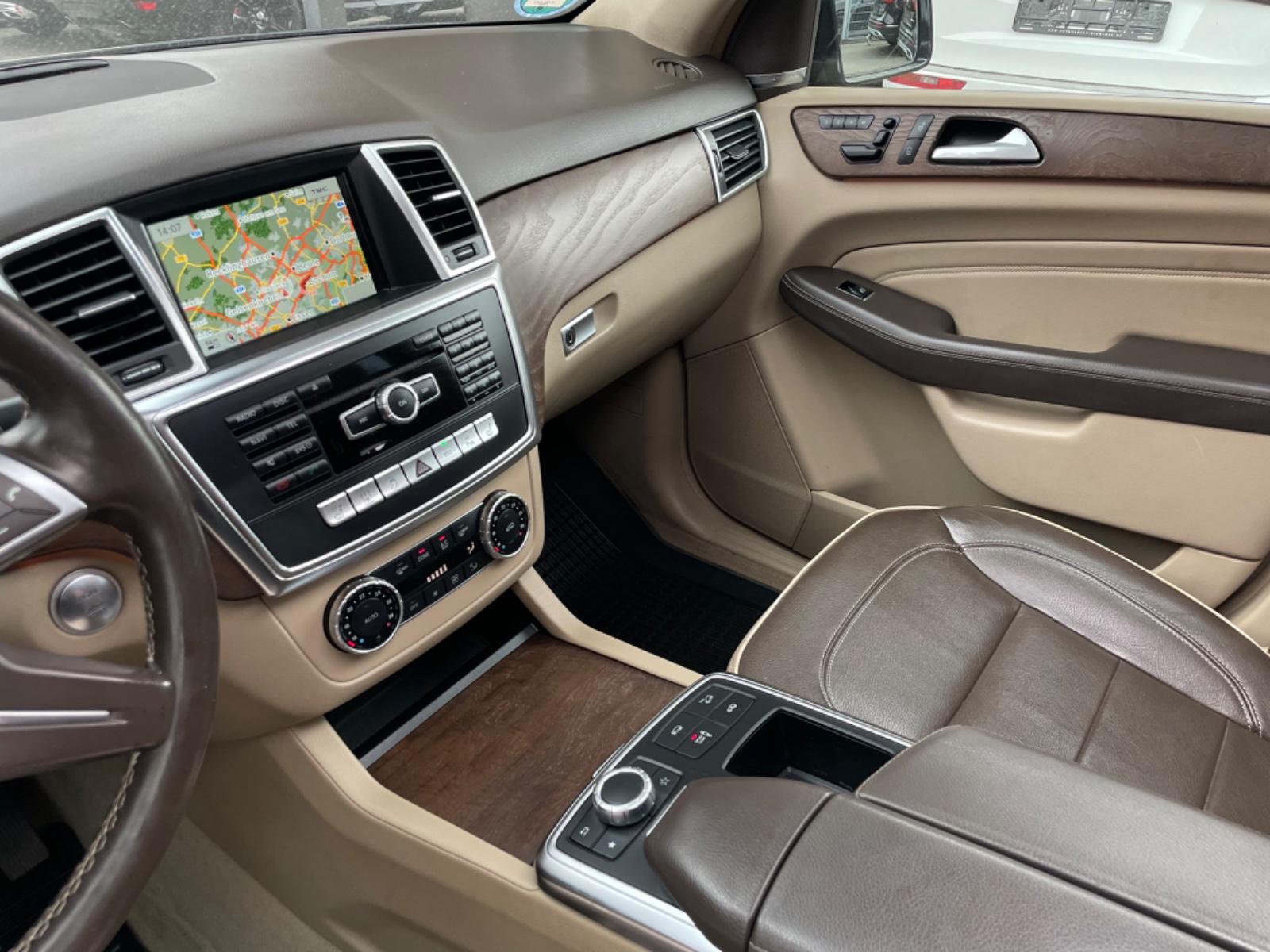 Mercedes-Benz ML 350 4Matic AMG /S-DACH/R-KAMERA/MEMORY/LEDER