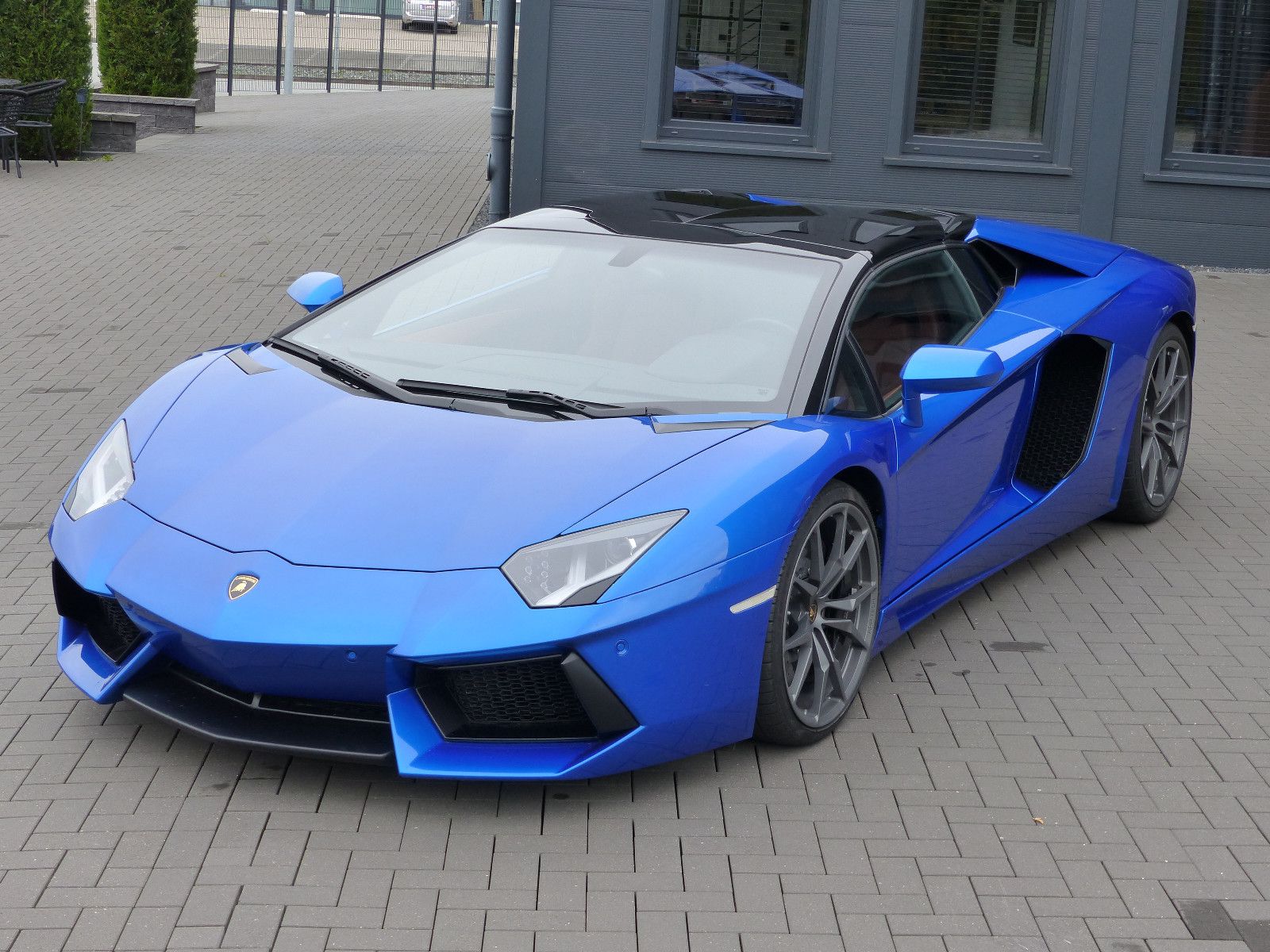 Fahrzeugabbildung Lamborghini Aventador LP 700-4 Roadster
