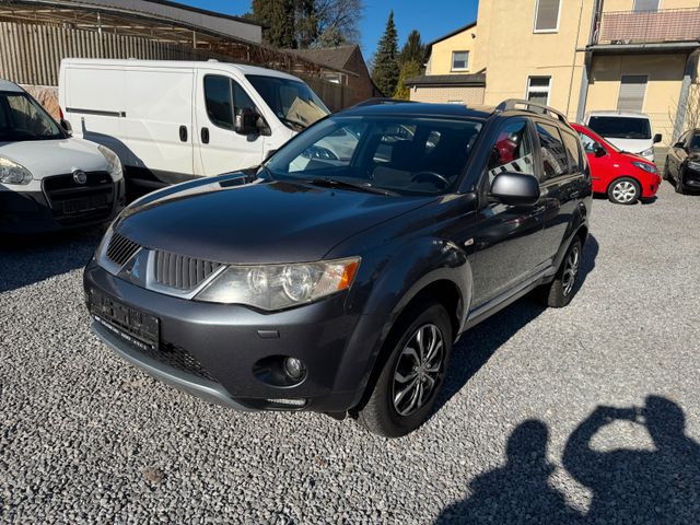 Mitsubishi Outlander 2.0 DI-D Intense 7Sitzer