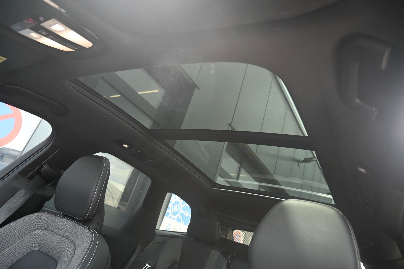 Fahrzeugabbildung Volvo XC60 T6 AWD Recharge Plus Dark*360°*ACC*AHK
