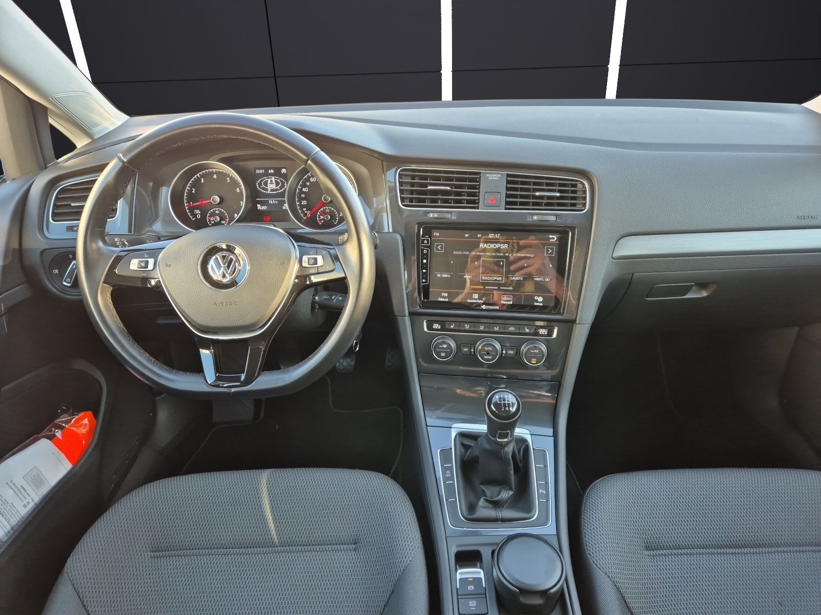 Fahrzeugabbildung Volkswagen Golf VII Variant TSI Comfortline Climatronic PDC