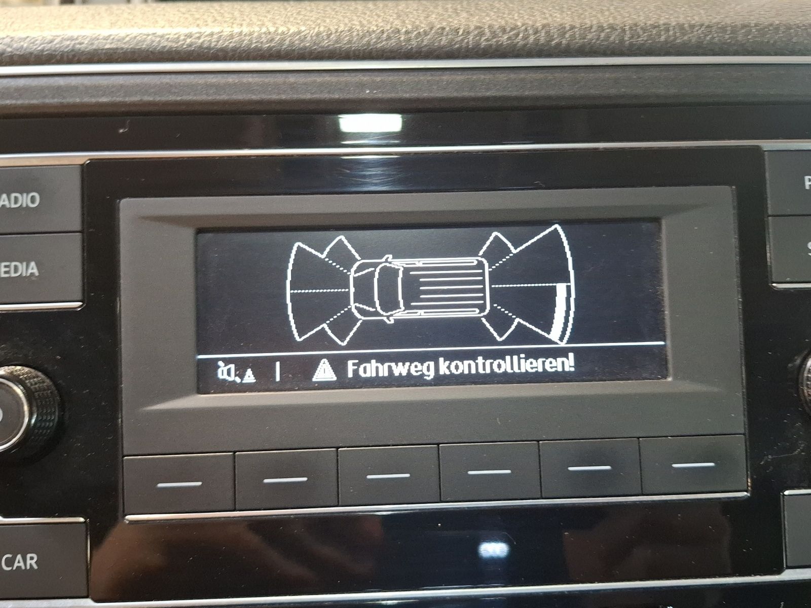 Fahrzeugabbildung Volkswagen Crafter Kombi 35 MR DSG 4Mo.8-Si Rollstuhlrampe