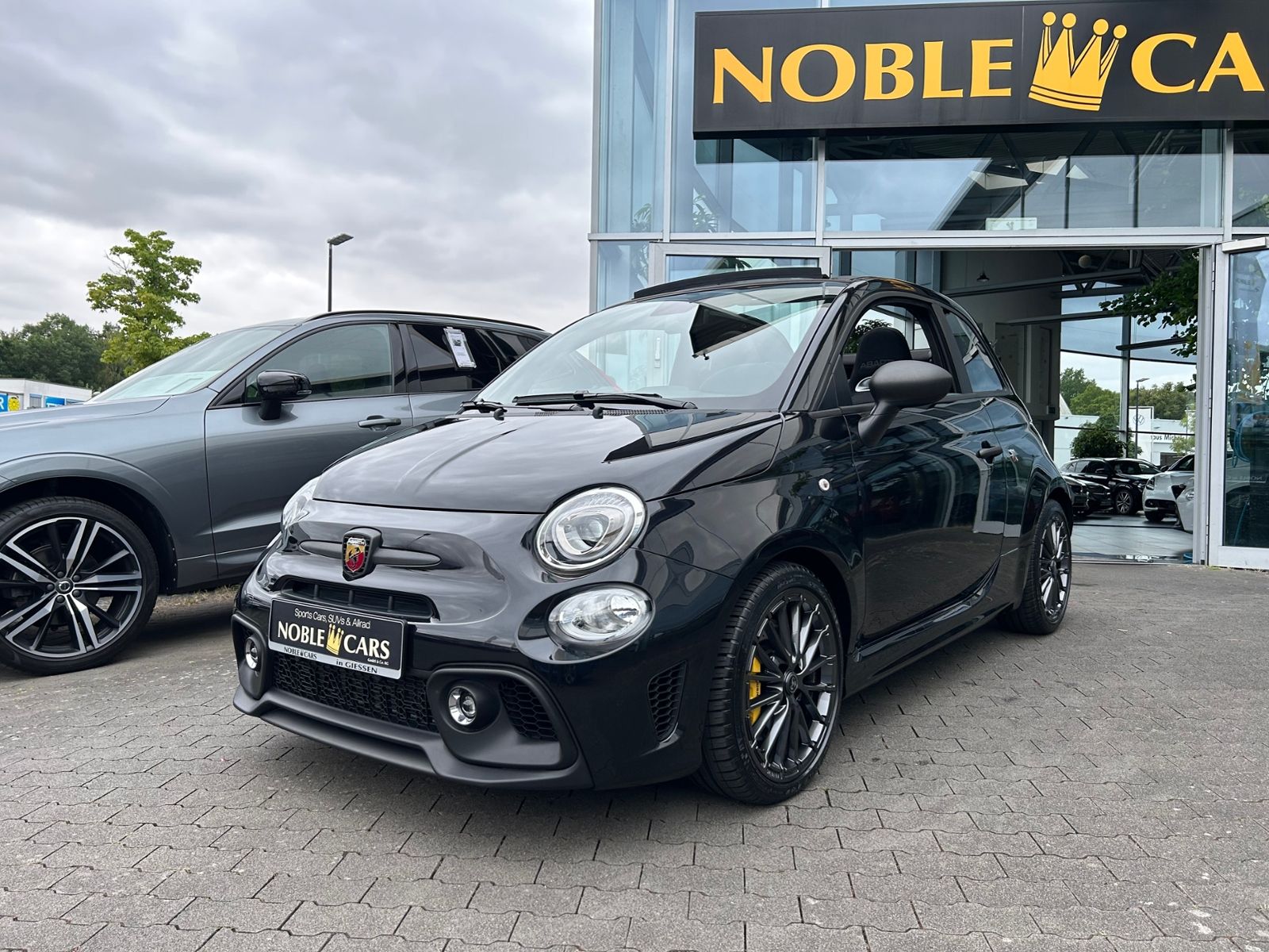 Fahrzeugabbildung Abarth 695 C KLIMA NAVI ALU 17 "  Nur  1450  km