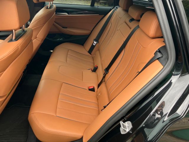 Touring 530 e xDrive M Sport HUD Pano AHK