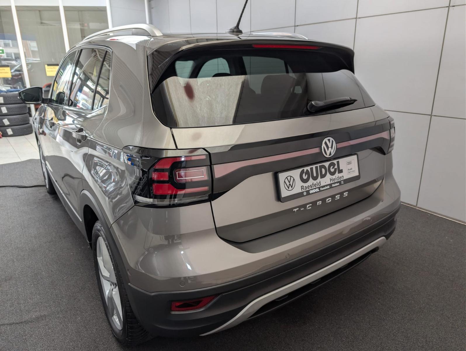Volkswagen T-Cross Style 1.0 TSI DSG AppC. Kamera AID SideA