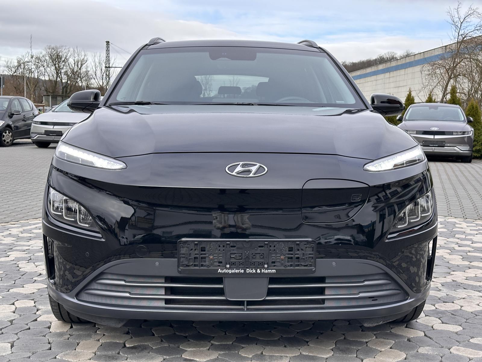 Hyundai Kona Elektro Trend LED ACC CAM WÄMPU SHZ LHZ