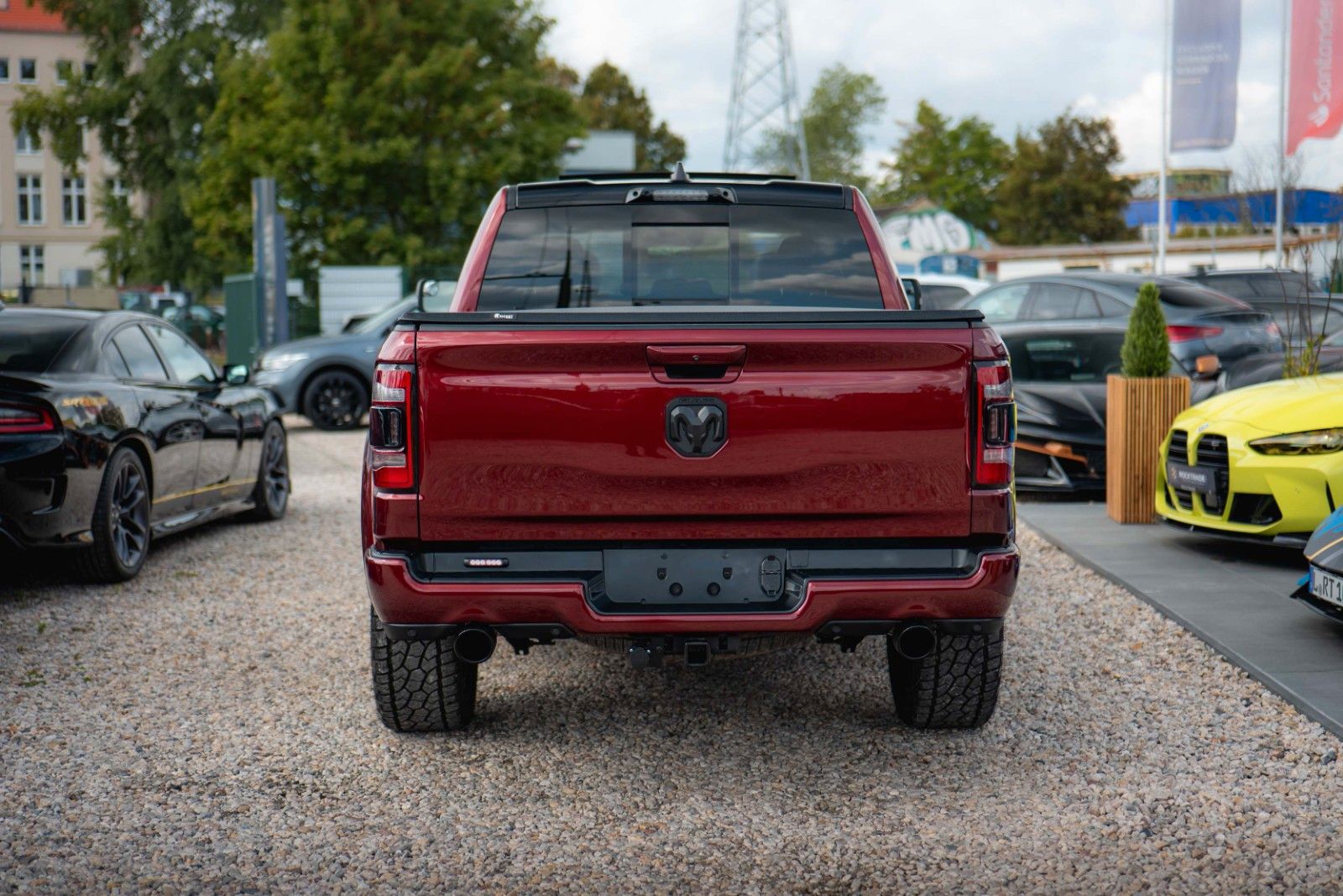 Fahrzeugabbildung Dodge RAM 5.7 V8 HEMI 4x4 LIMITED NightEdition Offroad