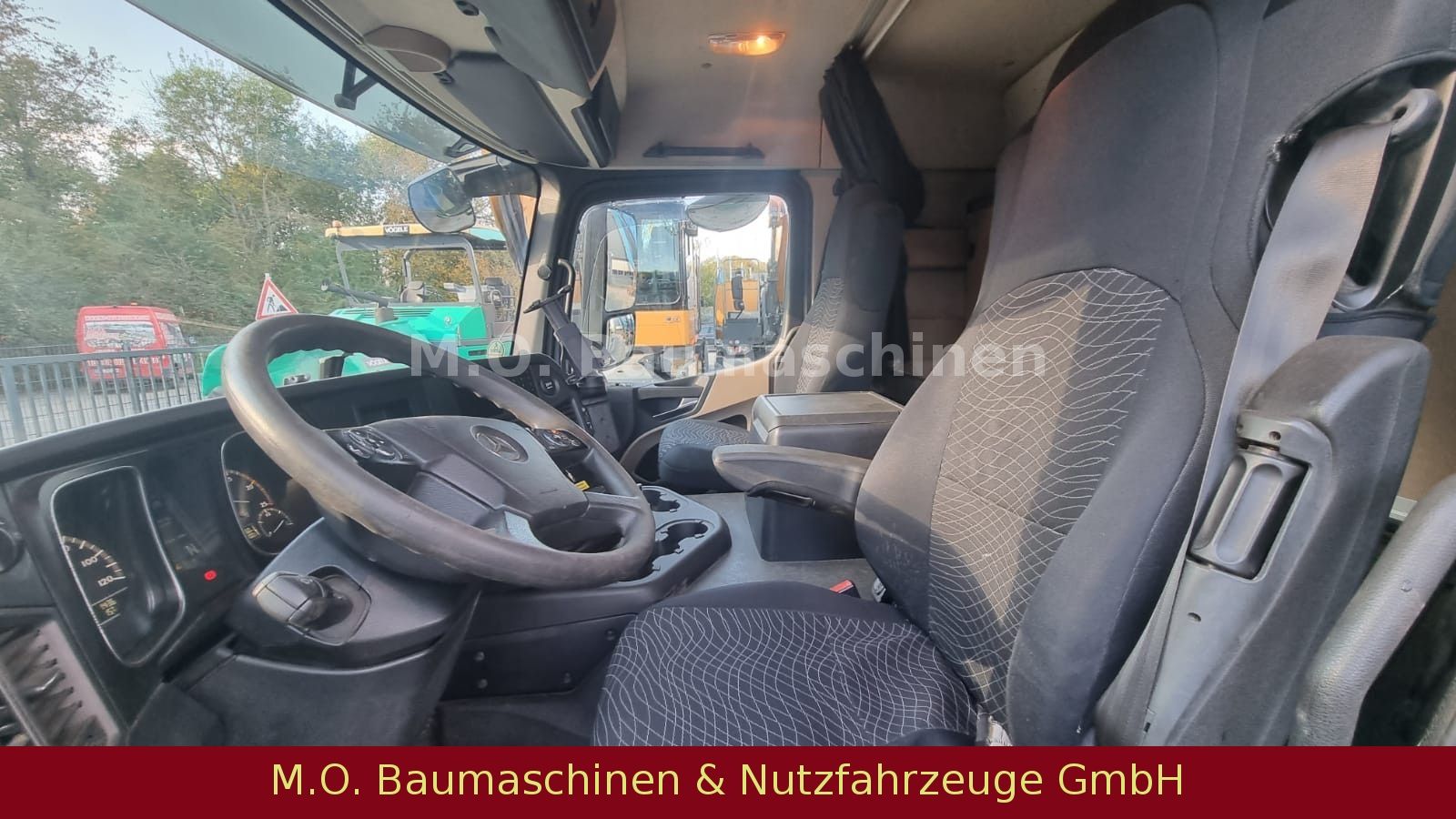 Fahrzeugabbildung Mercedes-Benz Actros 1843 / AC / 4x2/AD Blue / Kipphydraulik