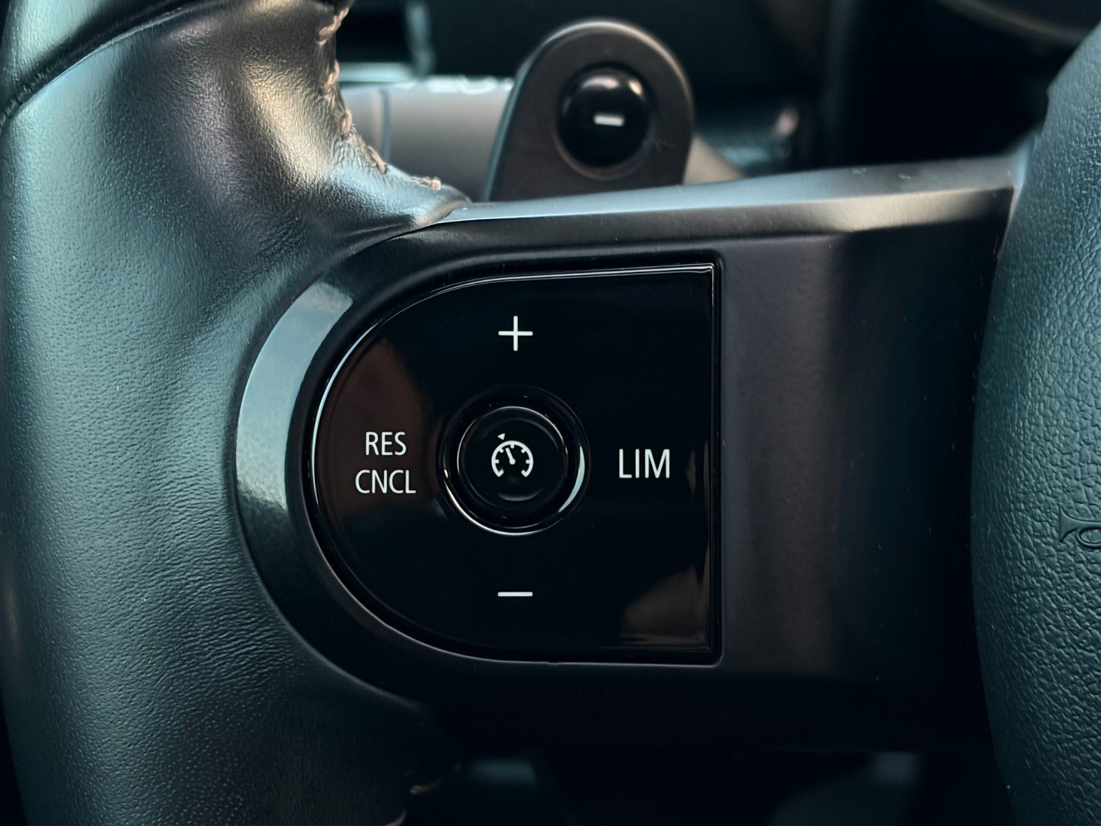 Fahrzeugabbildung MINI Cooper S Clubman Classic Leder Pano Komfort LHZ