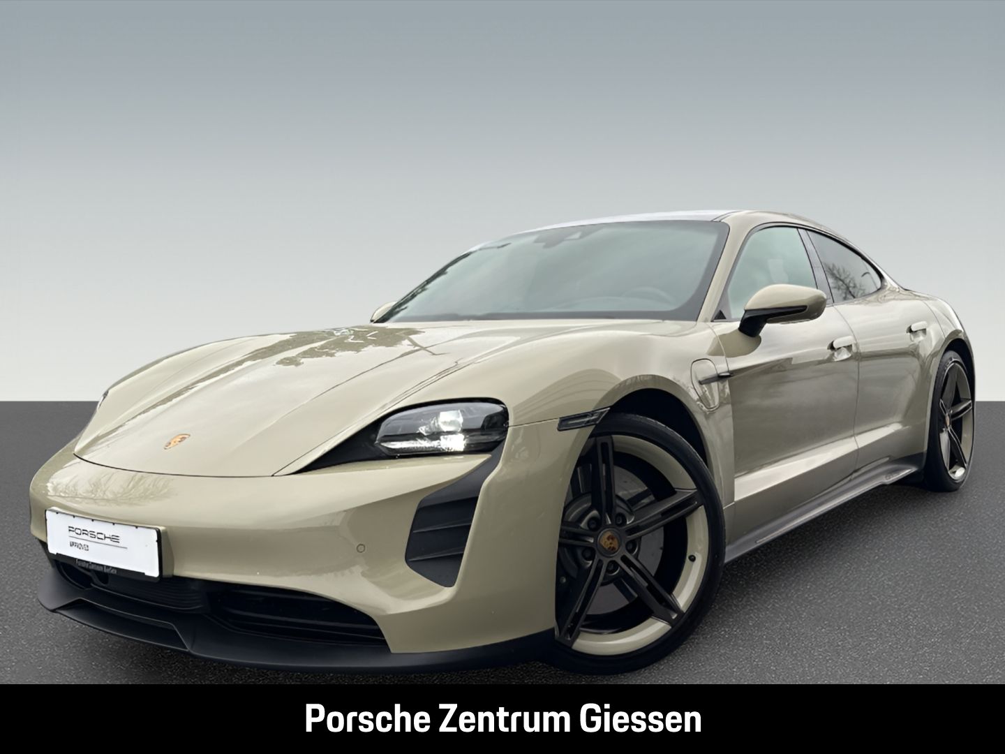 PORSCHE Taycan GTS/70 Jahre Hockenheim/InnoDrive/HAL