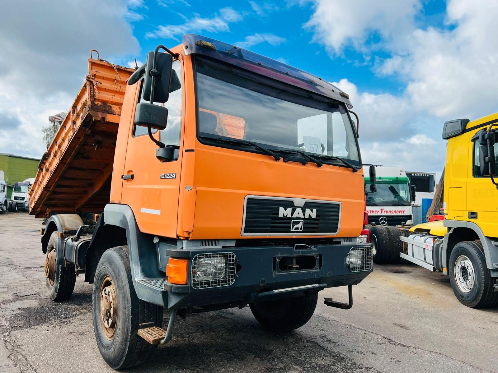 MAN 12,224 4X4 KIPPER /220,280, 372