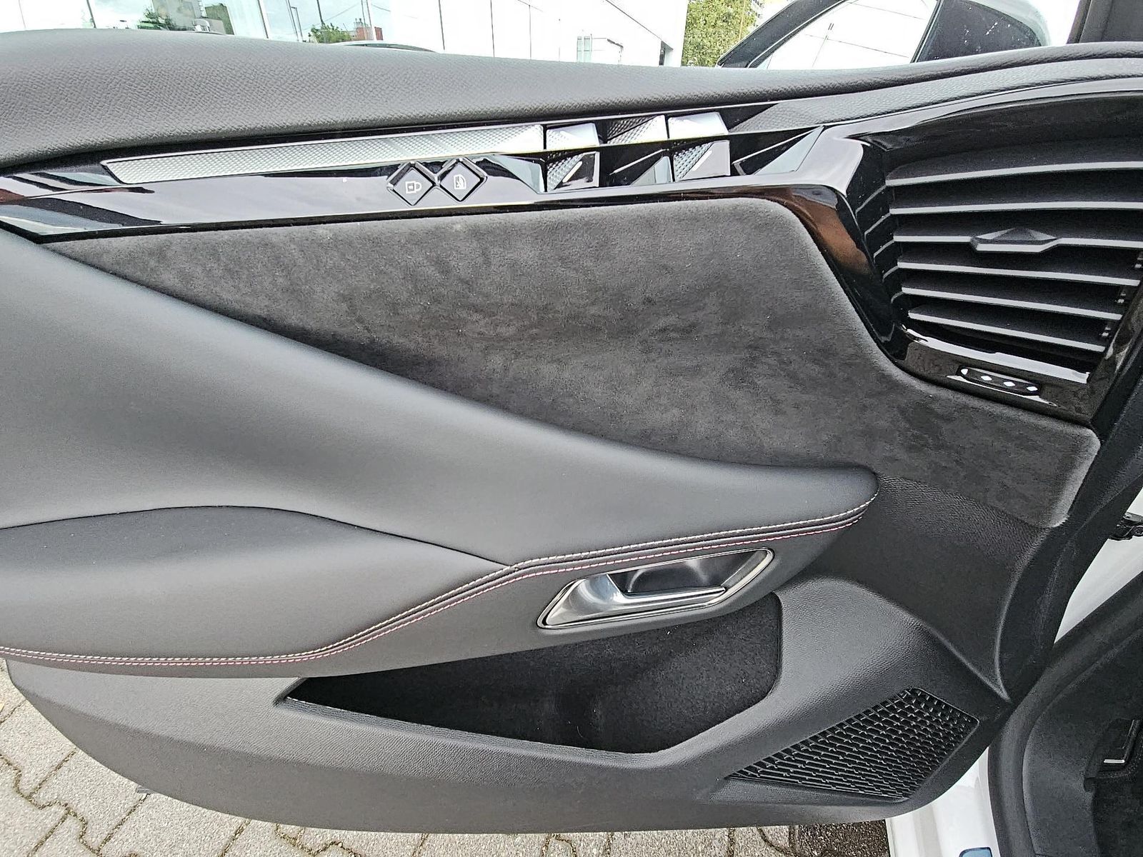 Fahrzeugabbildung DS Automobiles DS4 Performance Line+NAVI+PDC+ACC+LED+USB+360°+
