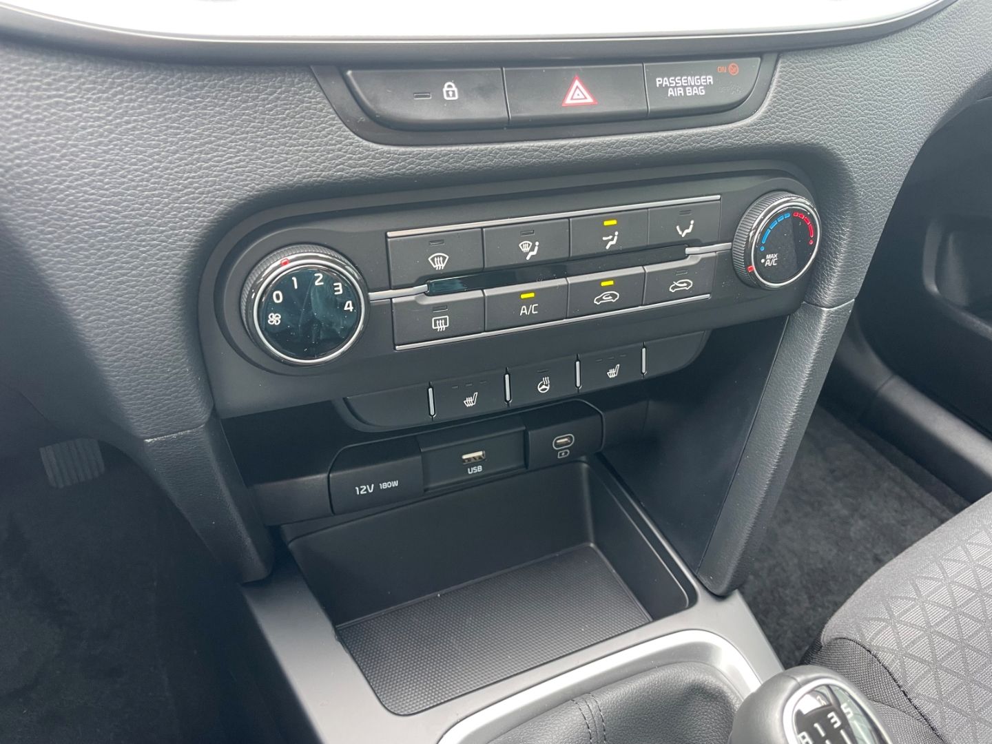 Fahrzeugabbildung Kia Ceed_sw Kamera Verkehrszeichenerk Klima Tempomat