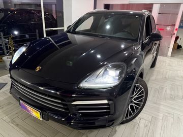 Porsche Cayenne - 2
