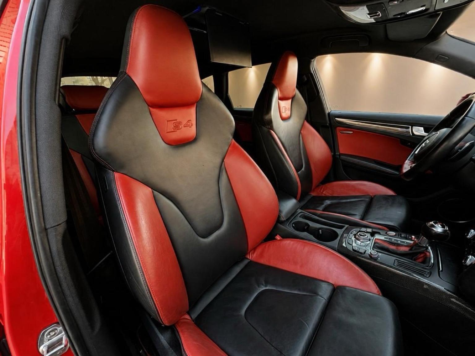Audi S4 Avant 3.0 TFSI quattro 333 S tronic / Bang & Olufsen / Chauffage stationnaire / Sièges à mémoire