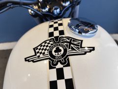 TRIUMPH Bonneville Thruxton Umbau +++ HIGHSIDER + RIZOMA