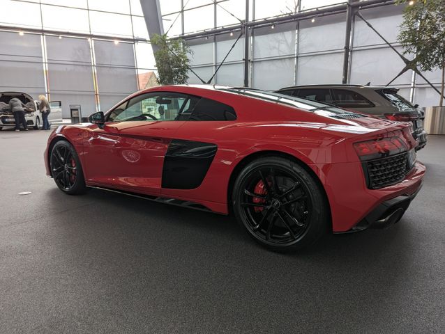 Audi R8 V10 performance RWD Keramic, Schalensitze