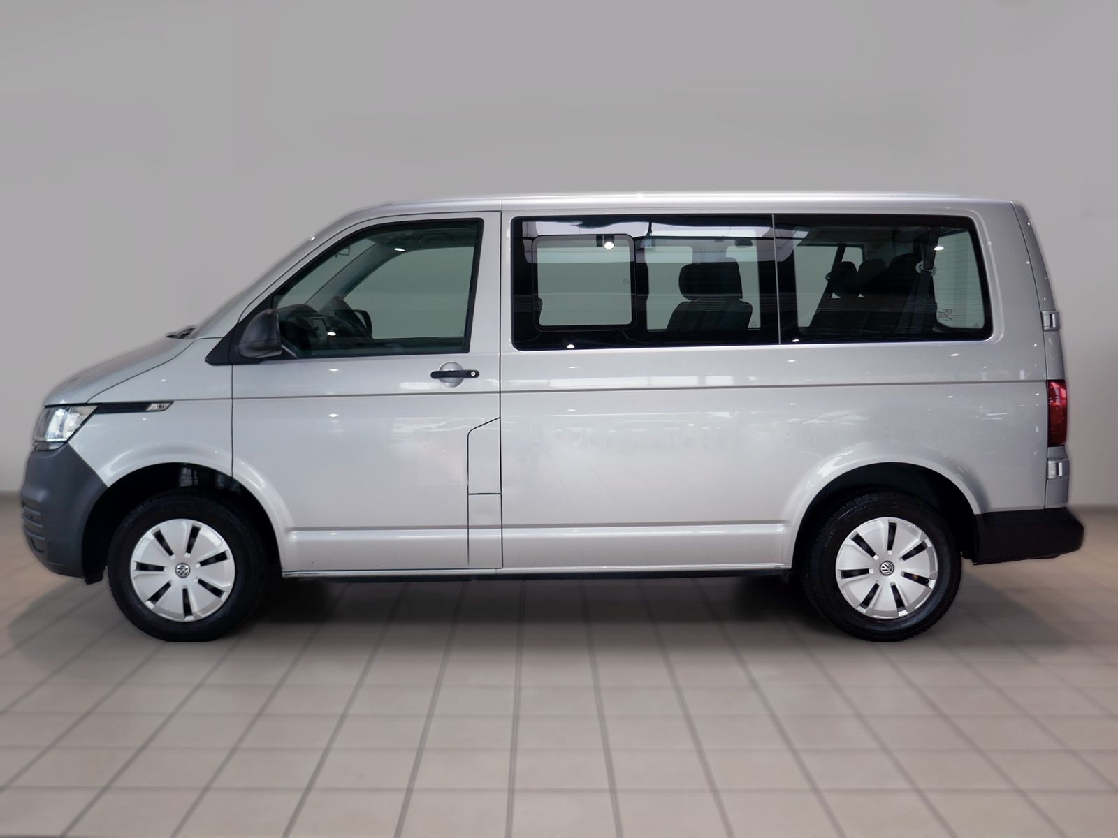 Fahrzeugabbildung Volkswagen T6.1 Transporter Kombi 2.0 DSG | PDC AHK GRA App