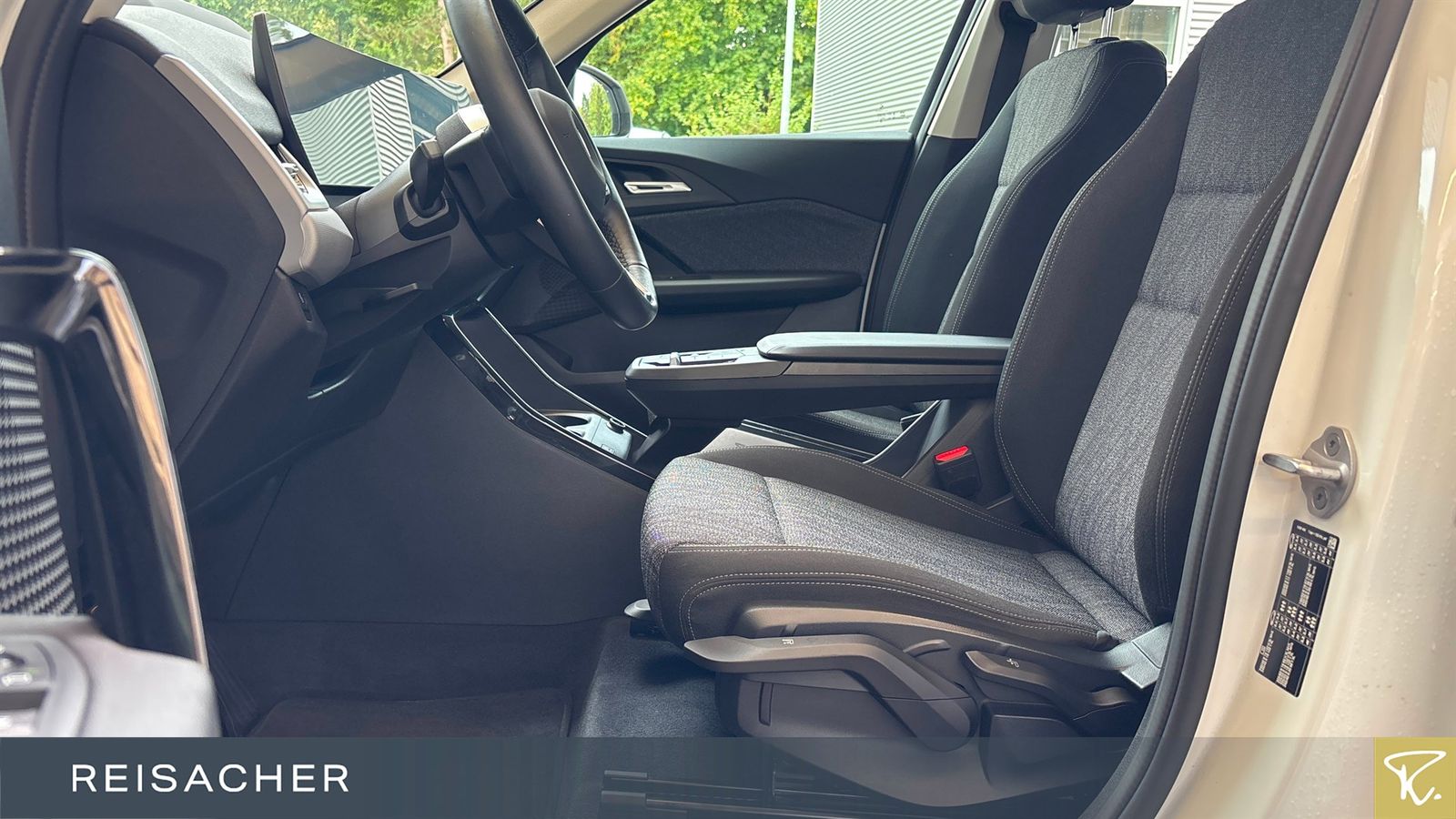 BMW X1 sDrive 20d A LCProf AHK HUD DA PA adaptLED foto 4