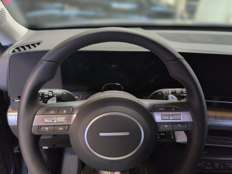 Fahrzeugabbildung Hyundai KONA HEV 1.6GDI AT TREND LICHT-P NAVI+KAMERA+QI+