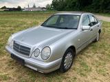 Mercedes-Benz E 200 ELEGANCE HU AU: 11/26 wenig Km - gebrauchte Mercedes-Benz E 200 aus dem Jahr 1996