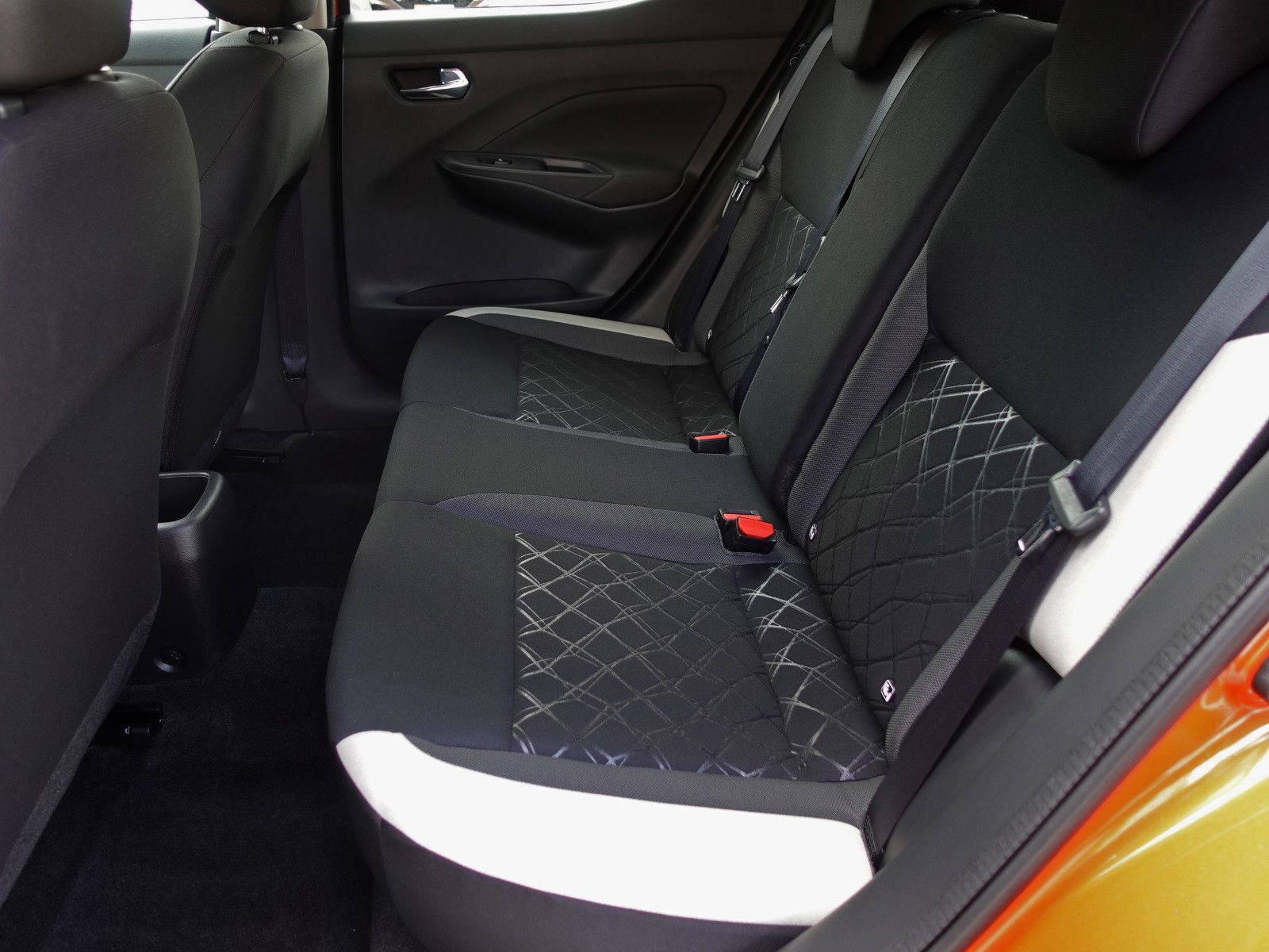 Fahrzeugabbildung Nissan Micra X-Tronic N-Design Navi BOSE DAB+ Kamera