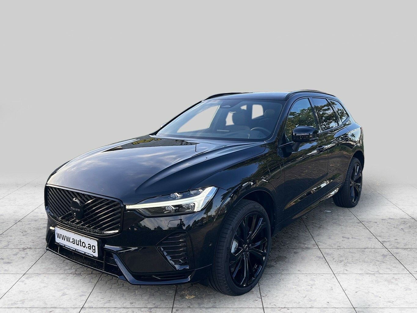 Volvo XC60 T6 PLUS BLACK ED. AHK imagem 2