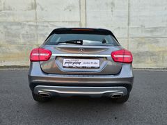 MERCEDES-BENZ GLA 200 1,6 Benzin Navi Automatik 80Tkm TÜV01/28