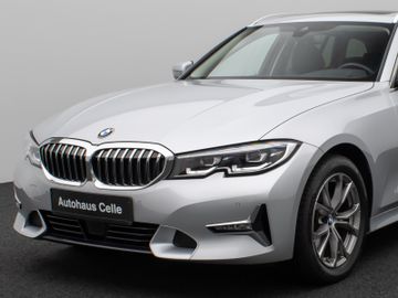 Fahrzeugabbildung BMW 320d xDLuxury Line DAB HiFi PDC Stop&Go Komfort