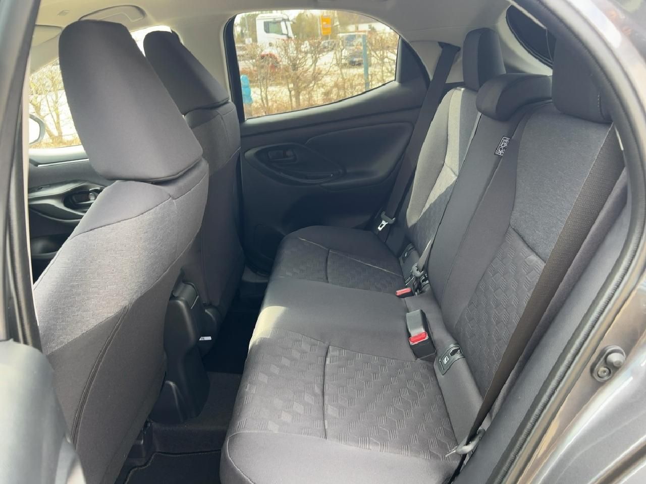 Fahrzeugabbildung Toyota Yaris Hybrid 1,5 l Teamplayer