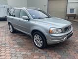Volvo XC90 D5 Executive NAVI, Leder, 7-Sitze - Volvo XC90 mit Diesel-Antrieb: Geländewagen