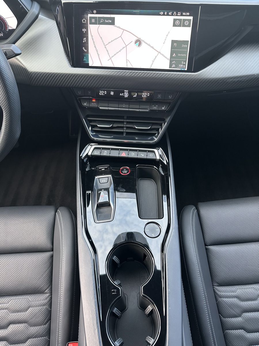 Fahrzeugabbildung Audi RS e-tron GT Qu NAV+LED+HUD+360°+PANO+B&O+VCOCK