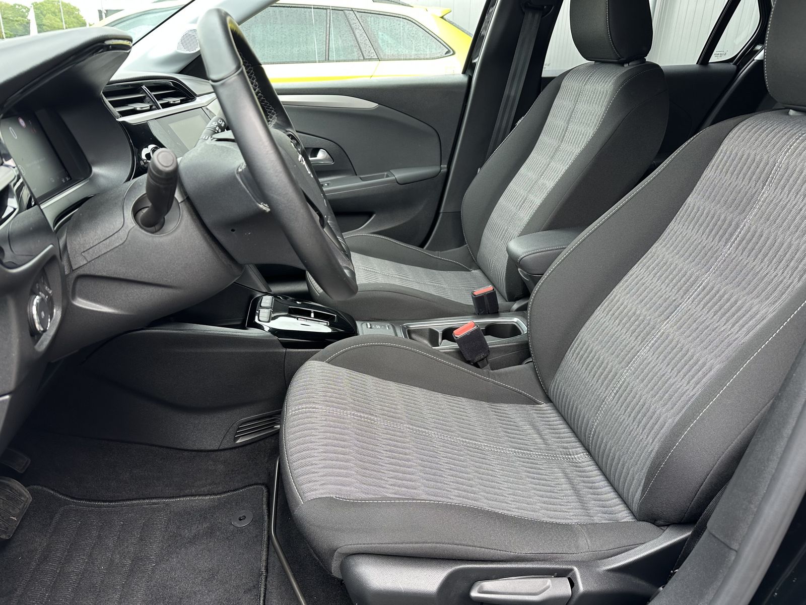 Fahrzeugabbildung Opel Corsa e Edition KOMFORT-PAKET+SHZ+EPH+16ZOLL+1HD